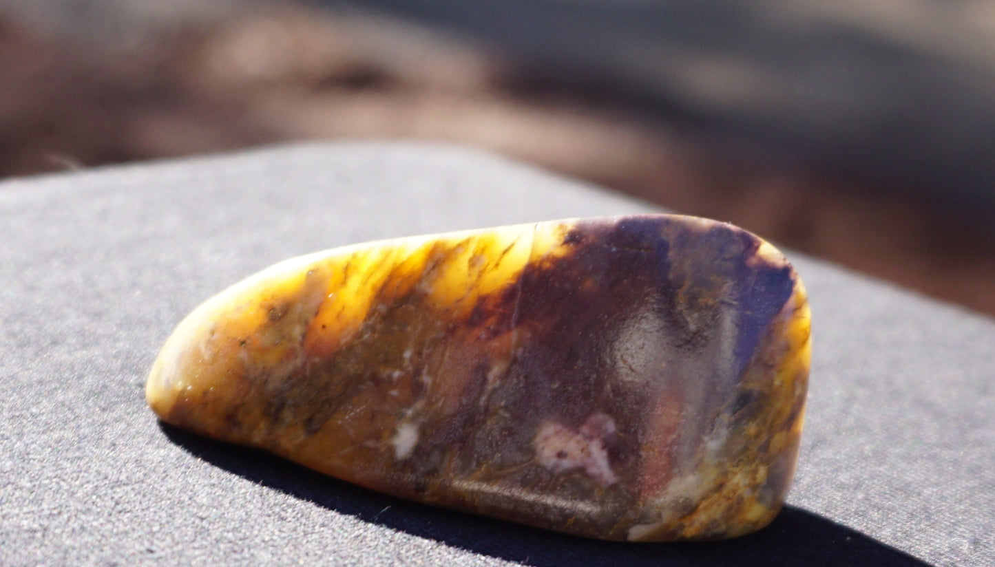 Hand-Cut & Polished Bucca Jasper Freeform Display Stone – 5.8cm